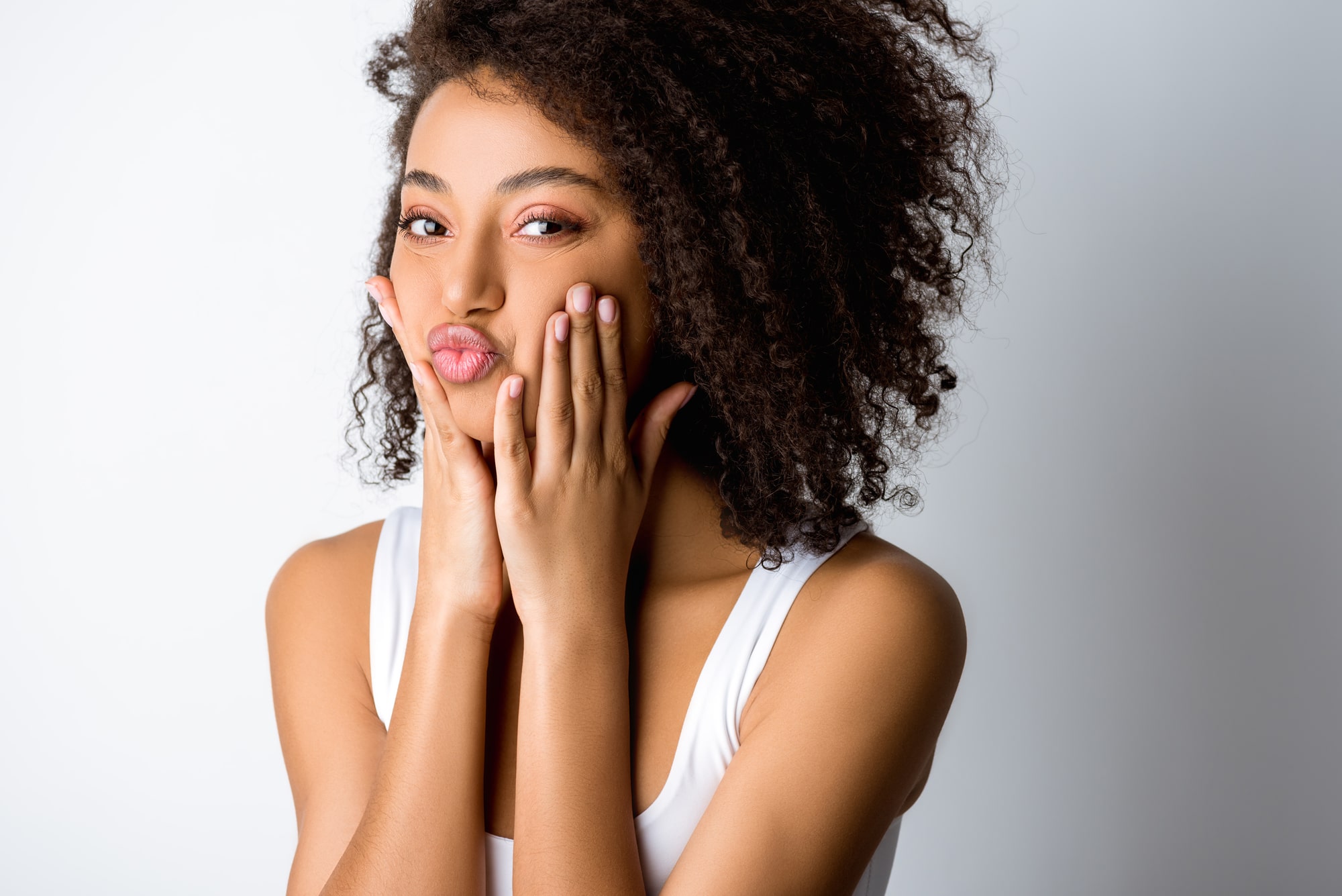 Cuidados básicos com a pele – 6 hábitos fundamentais para uma pele radiante