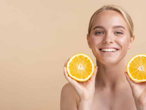 VITAMINA C: DESCUBRA OS 5 BENEFÍCIOS INCRÍVEIS PARA UMA PELE JOVEM E ILUMINADA